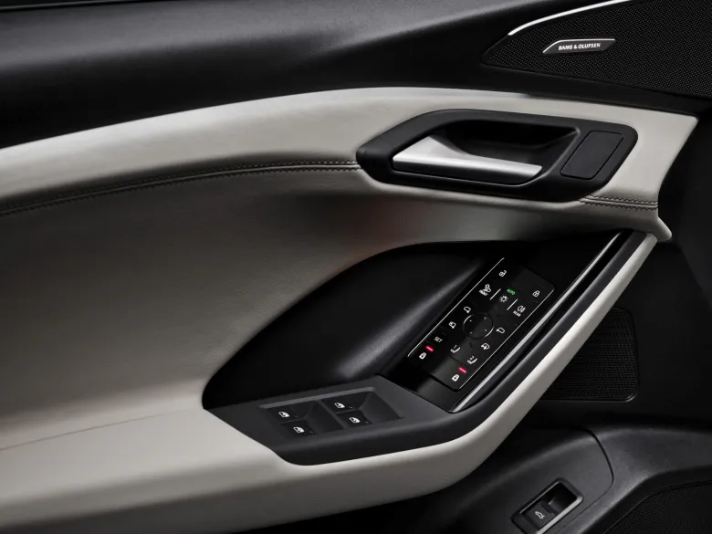 2024 Audi Q6 e-tron Interior Image 10